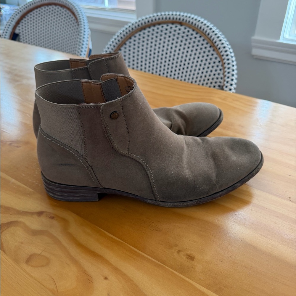 Robert Wayne Men's Brown Suede Ankle Boots